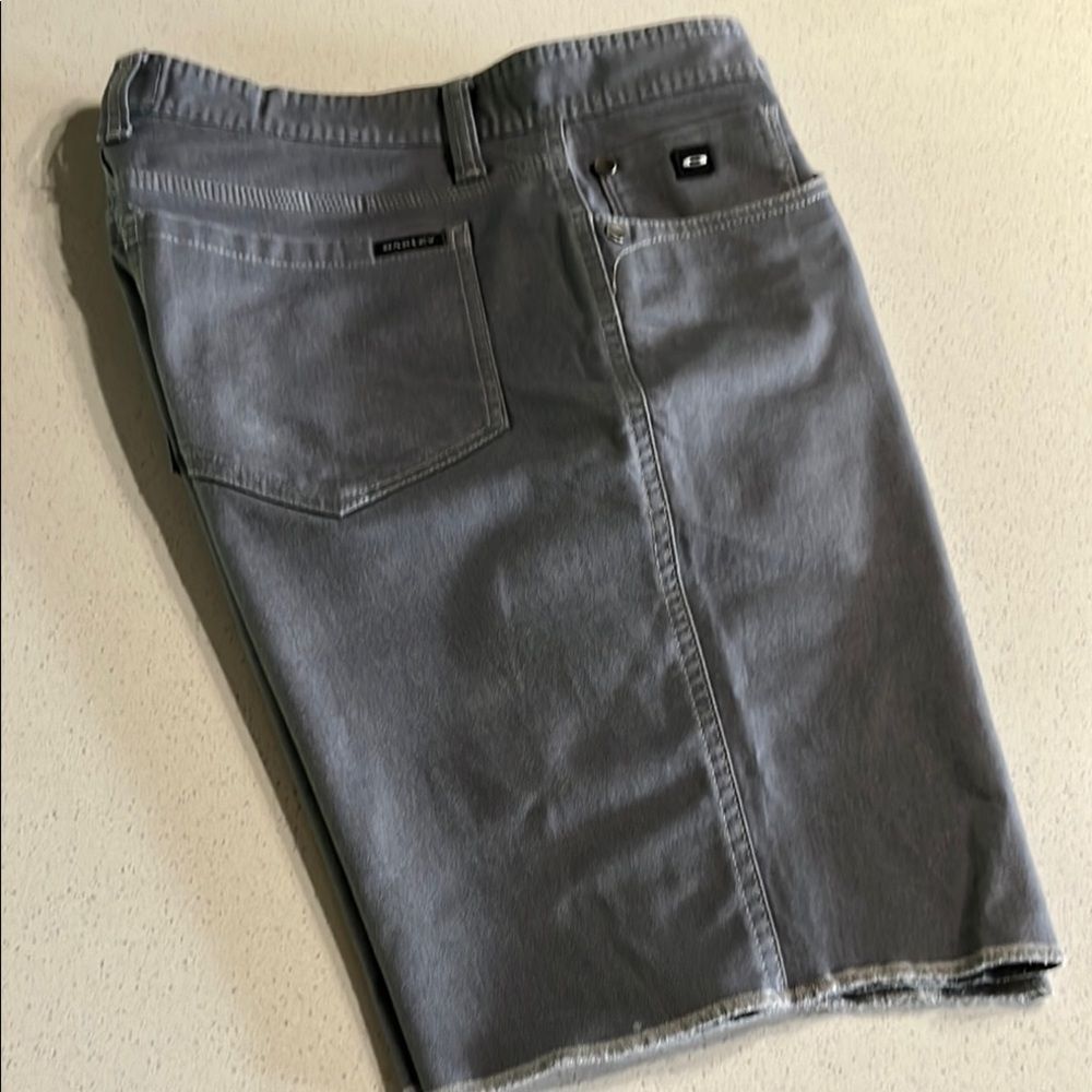Oakley Gray Slim Fit Jean Shorts Distressed Cut-Off Style Size 32/10 - Picture 11 of 11